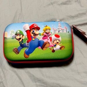 Super Mario Bros zippered pencil case - Official Nintendo licensed molded box